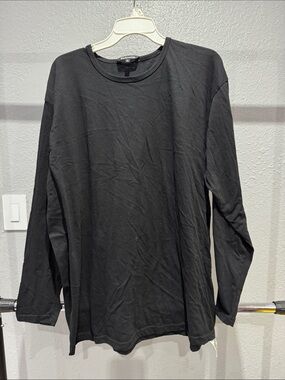 Men's Black Long-Sleeve Crewneck Shirt - Minimalist Everyday Tee